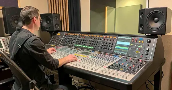 How to EQ in Mastering: 10 Simple Steps for Clean Mixes