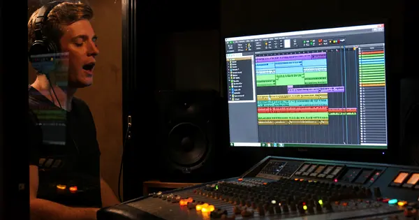 Vocal Plugins Guide: 6 Essential Types for Pro Results